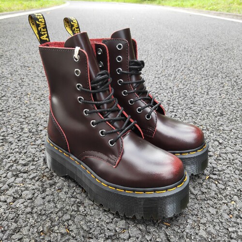 Dr马丁靴酒红擦色质量怎么样 Dr马丁靴酒红擦色口碑怎么样 小麦优选