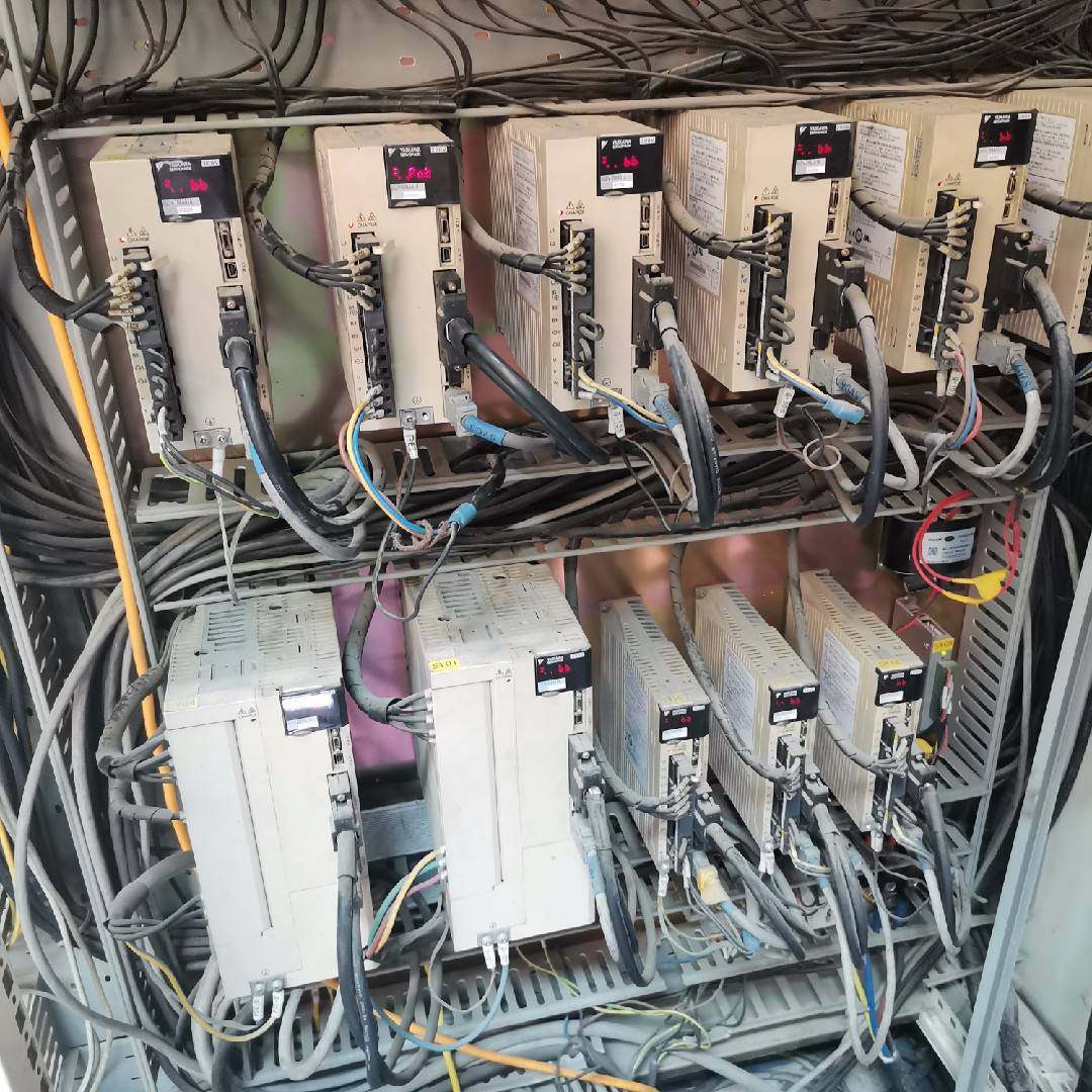 163-SGDV- 5R5A/7R6A/120A/180A/200A01A/11A SGD7S-120A10A/00A