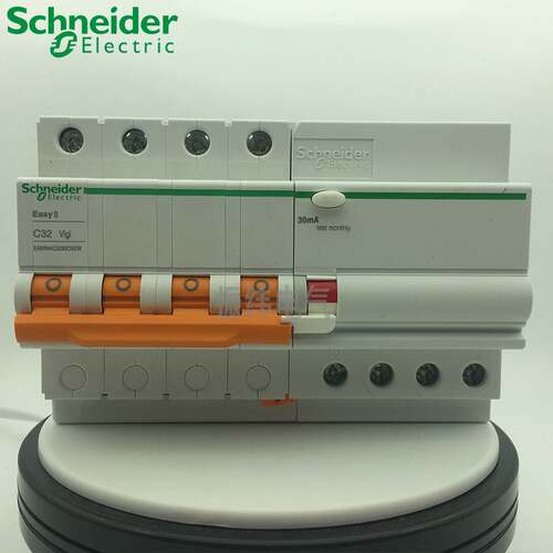 10-原装正品施耐德漏电保护断路器EA9RN4C3230CNEW 4P C32A/30mA/