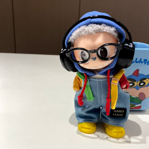 labubu挂件穿的黑标牛仔背带裤