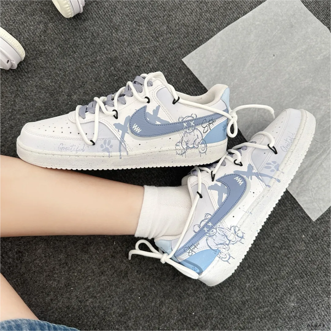 球鞋定制 Nike Court Vision 熊偶日记字母涂鸦低帮男女解构板鞋,运动鞋new,板鞋,淘宝优惠券,粉丝福利购,淘宝优惠卷
