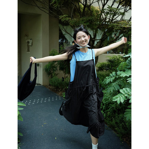 古苔黑色山系连衣裙文艺学院风女