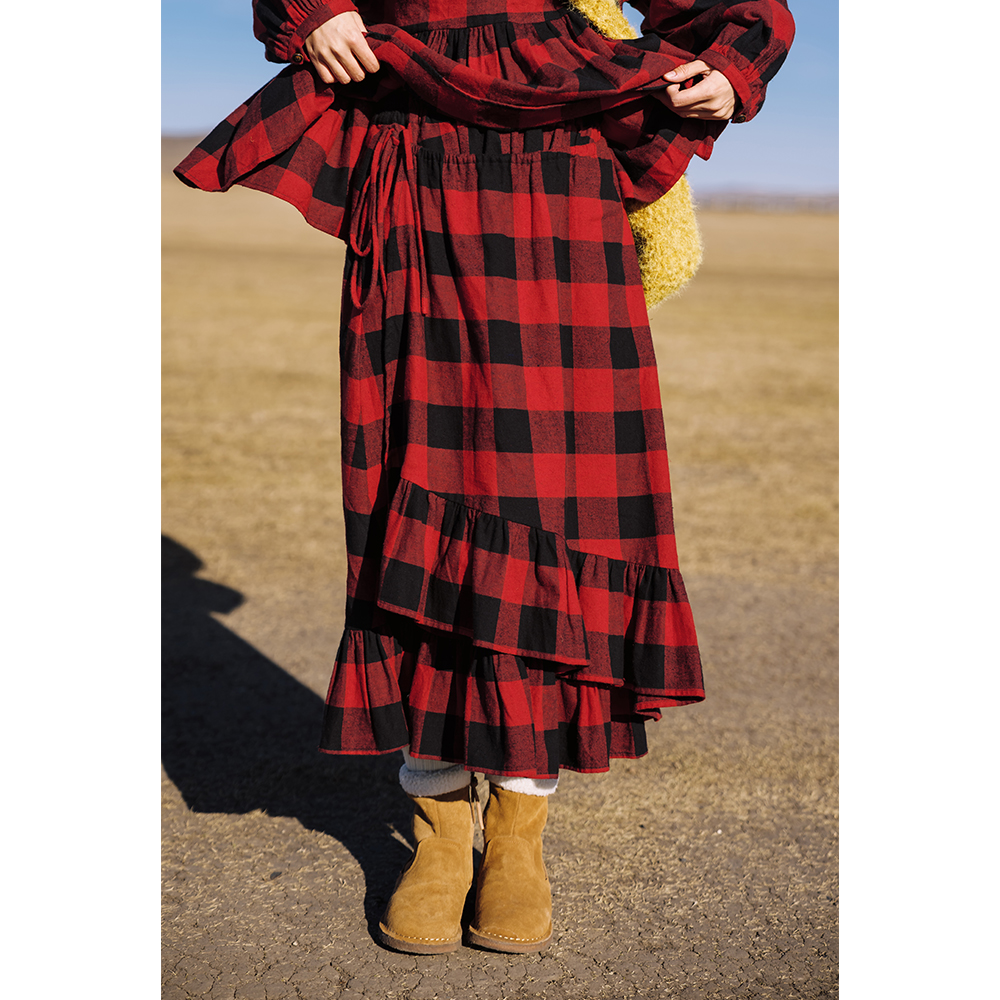 古苔复古红黑格纹半裙有点鱼尾型