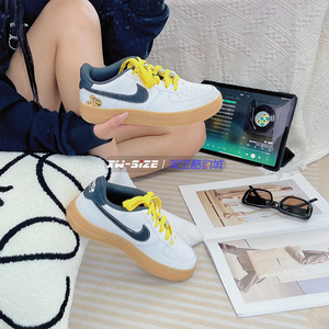 向往体育Nike/耐克AirForce1女子笑脸棕底空军休闲板鞋DO5854-100
