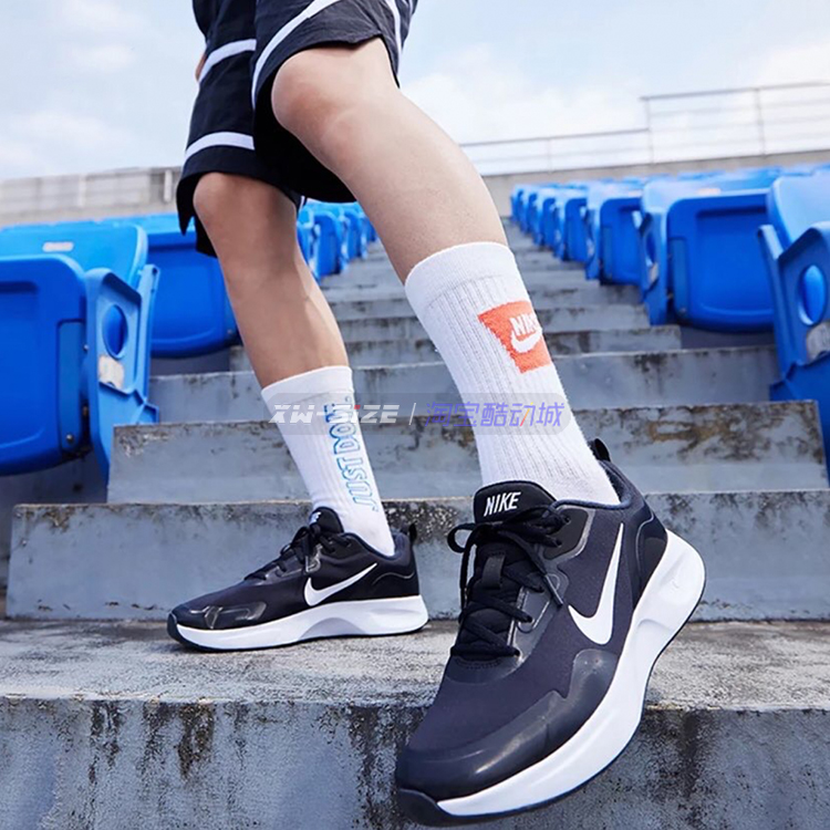 Nike男女黑白泡棉透气减震跑步鞋