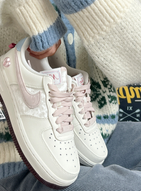 向往体育Nike/耐克Air Force1 女子AF1情人节空军板鞋 IQ4937-161