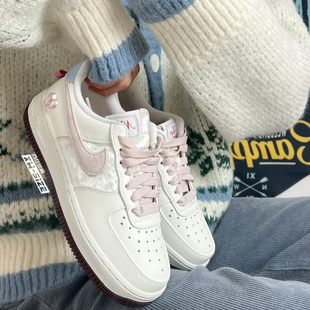 向往体育Nike/耐克Air Force1 女子AF1情人节空军板鞋 IQ4937-161