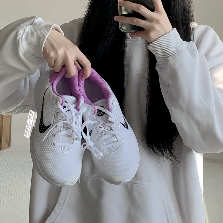 Nike女子运动鞋透气耐磨白紫