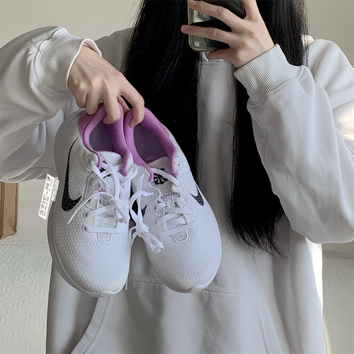 Nike女子运动鞋透气耐磨白紫