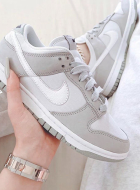 向往体育 Nike/耐克Dunk 女子灰白经典复古休闲板鞋FB7720-002