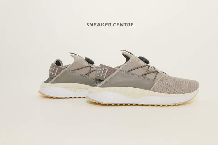 彪马黑标透气网面跑鞋