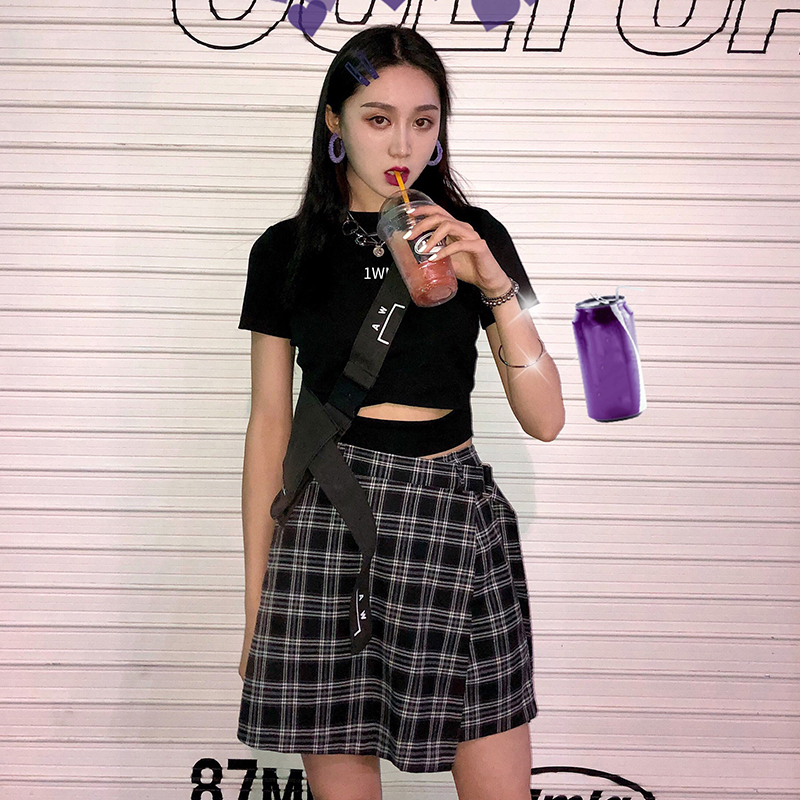 一雯白 港味短袖T恤女2018夏季原宿刺绣显瘦bf风超火的短款上衣潮