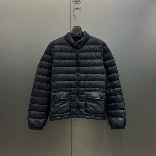 【小雨姐在这里】空气鹅绒轻盈软糯无闷感鹅绒排骨羽绒服女 W6972