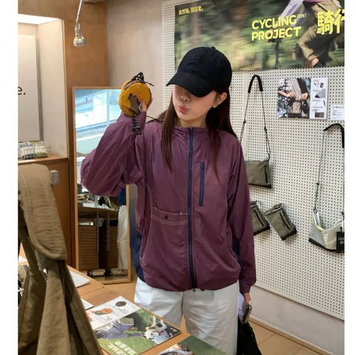 光泽感拼色薄款抽绳连帽防晒外套女 W6603