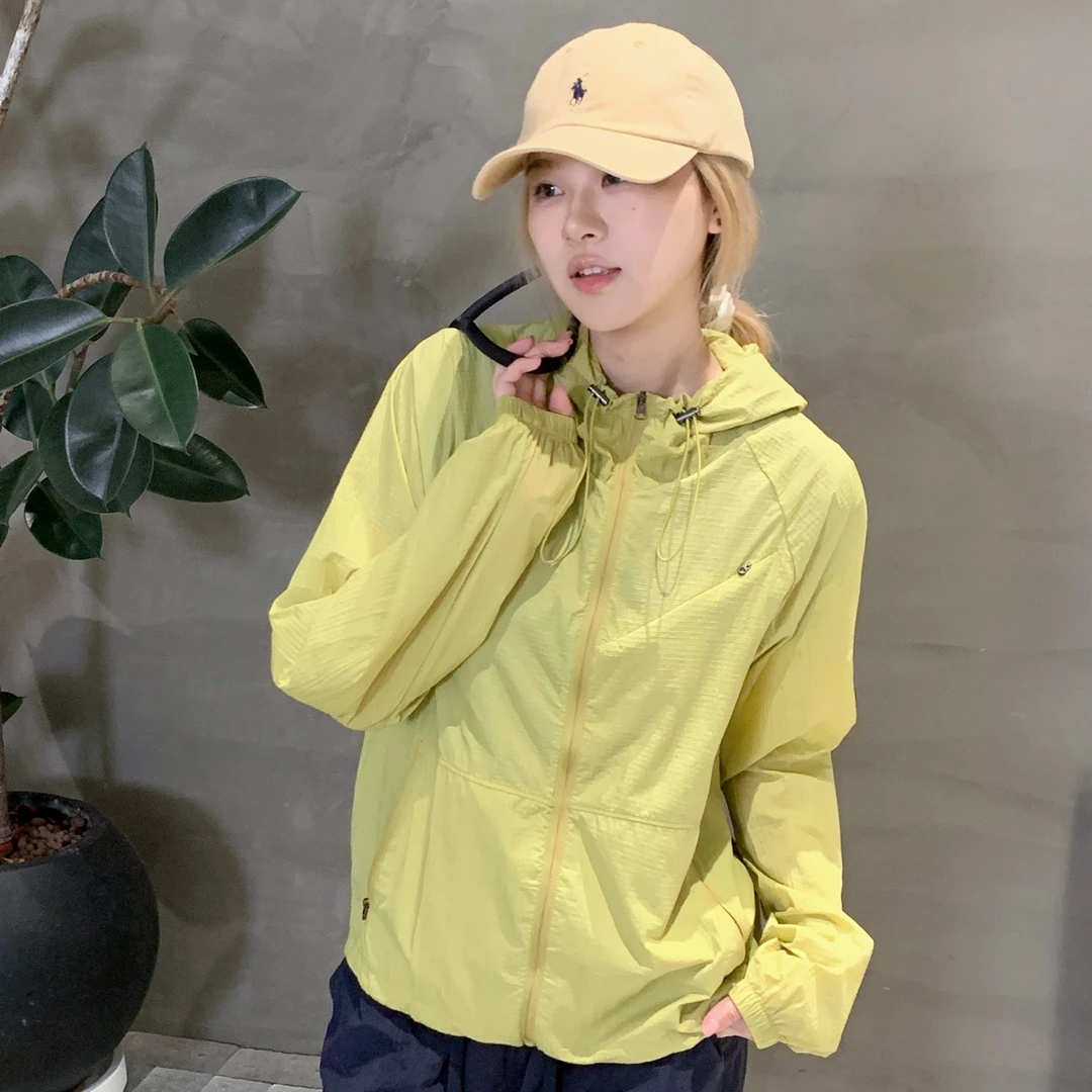 轻薄透气格纹肌理感户外连帽外套防晒衣女 W7261