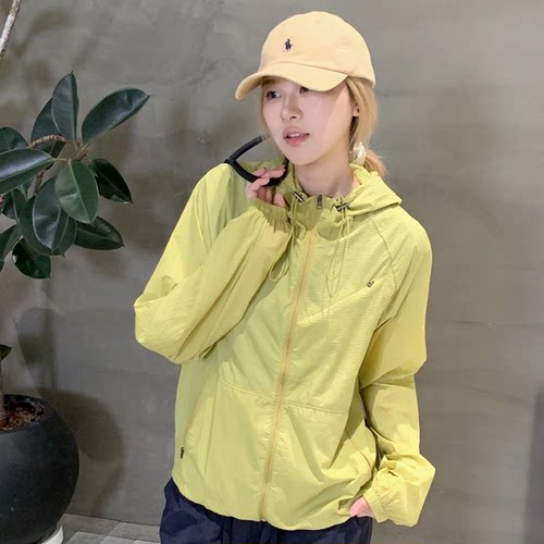 轻薄透气格纹肌理感户外连帽外套防晒衣女 W7261