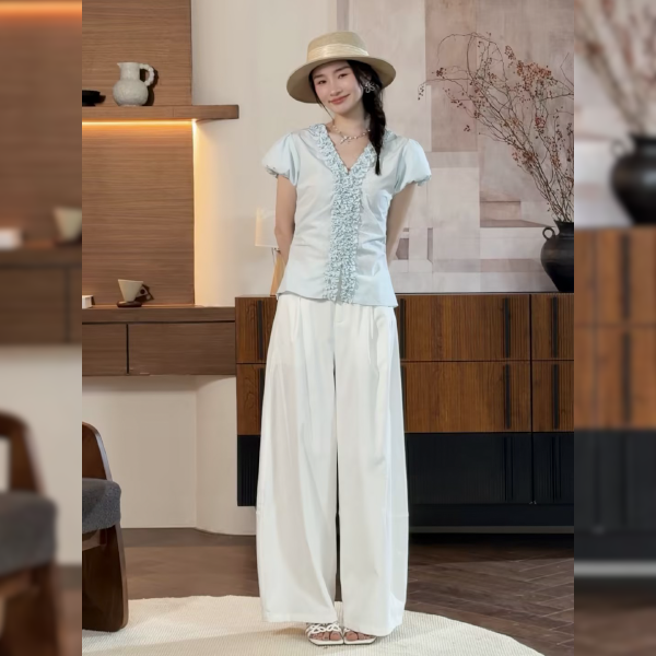 邱莹莹  "奶油慕斯"泡泡袖V领设计感木耳边拼接掐腰显瘦气质衬衫