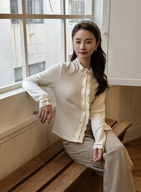 邱莹莹 HELA AOMI “花境”高弹气质花边圆领长袖T恤