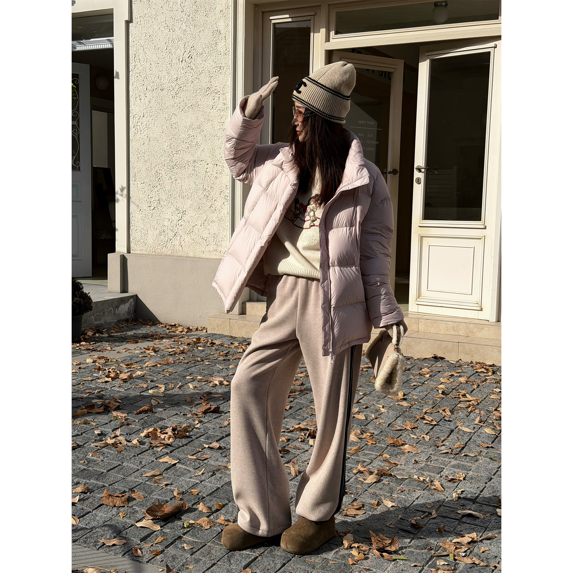 邱莹莹 HELA AOMI “小方糖”90鸭绒宽松廓形云朵泡芙羽绒服