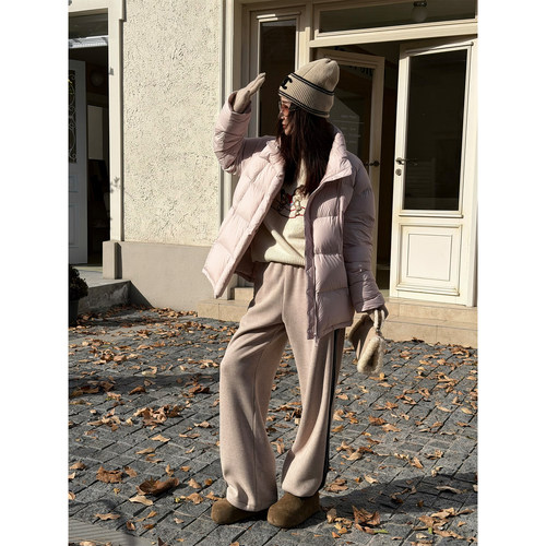 邱莹莹 HELA AOMI “小方糖”90鸭绒宽松廓形云朵泡芙羽绒服