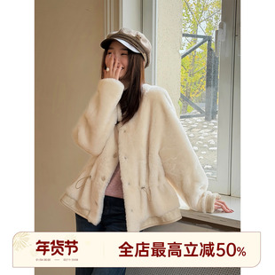 邱莹莹HELA AOMI “冰雪女王”羊皮毛一体单排扣圆领皮草