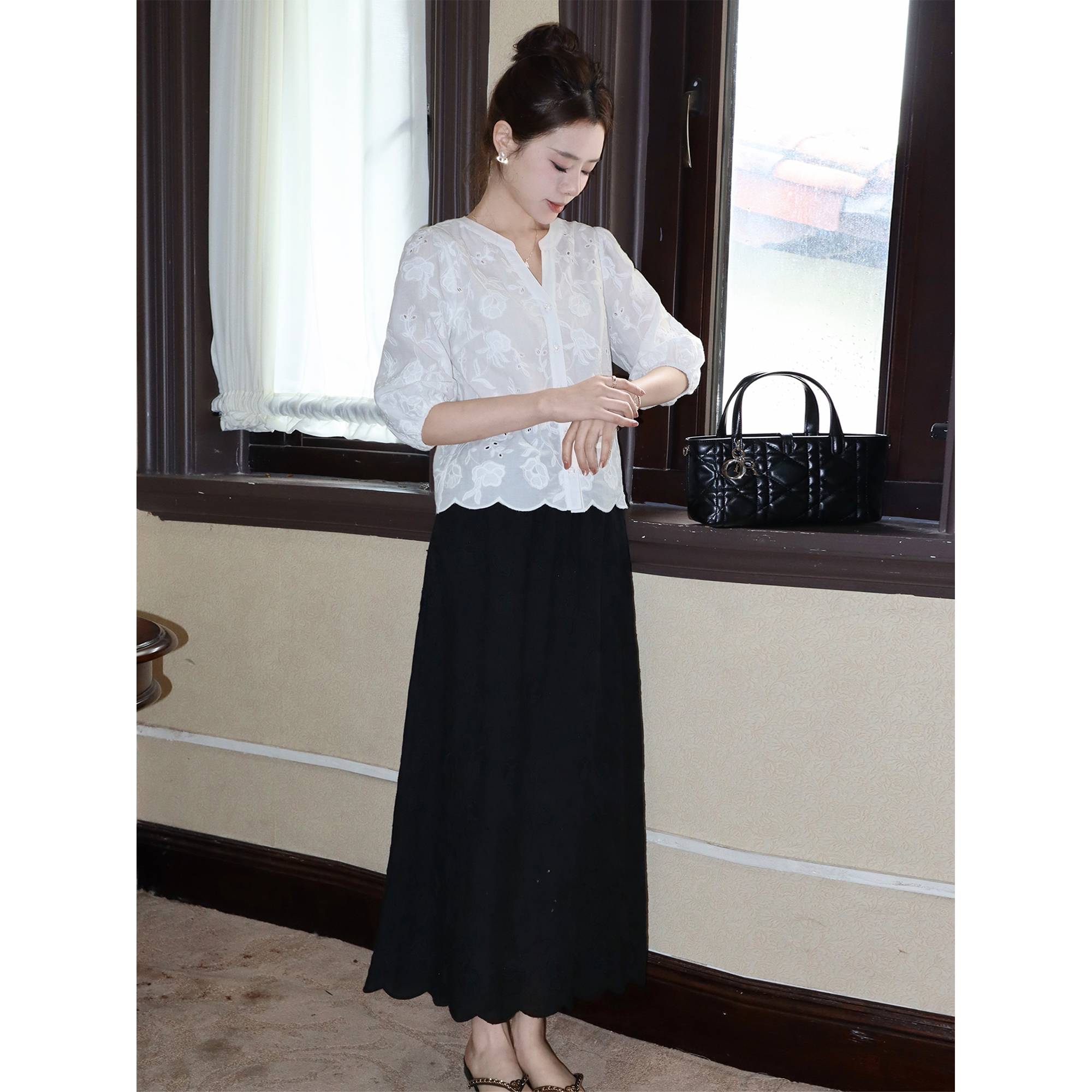 邱莹莹HELA AOMI“白槿”V领小尖领七分袖优雅衬衫松紧腰半裙套装