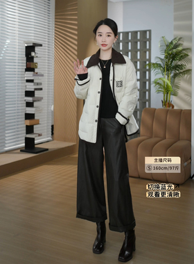 邱莹莹 HELAAOMI “显瘦鹅绒”双层色织通道布面料设计轻薄羽绒服