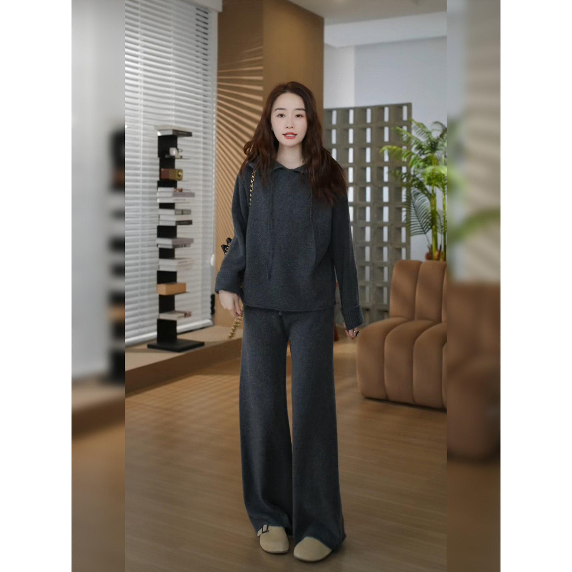 邱莹莹 HELA AOMI “超柔套装”绵羊毛山羊绒下摆卷边随性套装