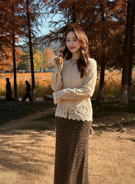 邱莹莹HELA AOMI “磨毛弹力蕾丝”法式碎花设计感小众打底T恤