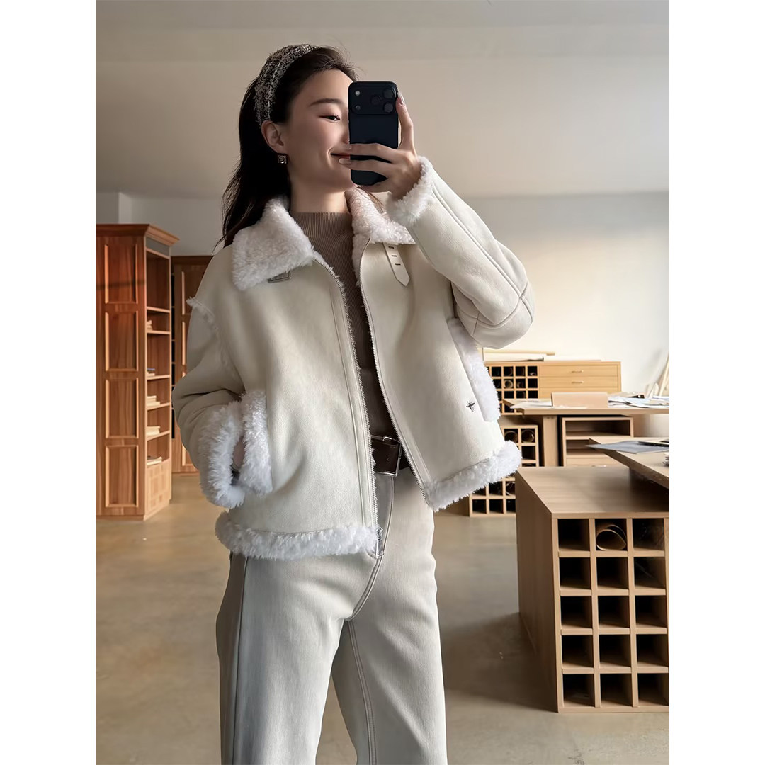 邱莹莹 HELA AOMI &ldquo;小蜜蜂皮草&rdquo;绵羊毛100%厚实毛边短款皮草