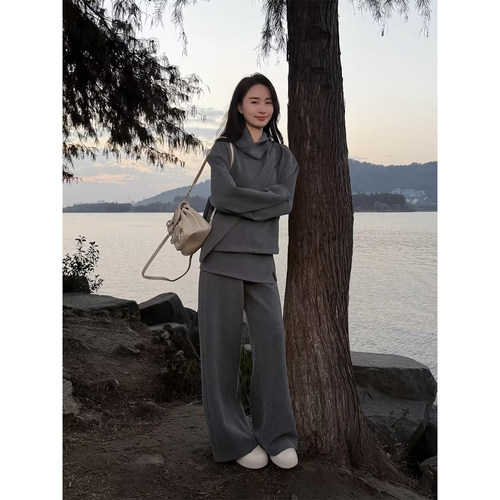 邱莹莹 HELA AOMI “屁帘三件套”松弛感飘带围巾领设计感套装