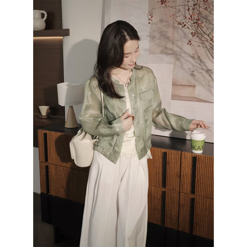 邱莹莹  