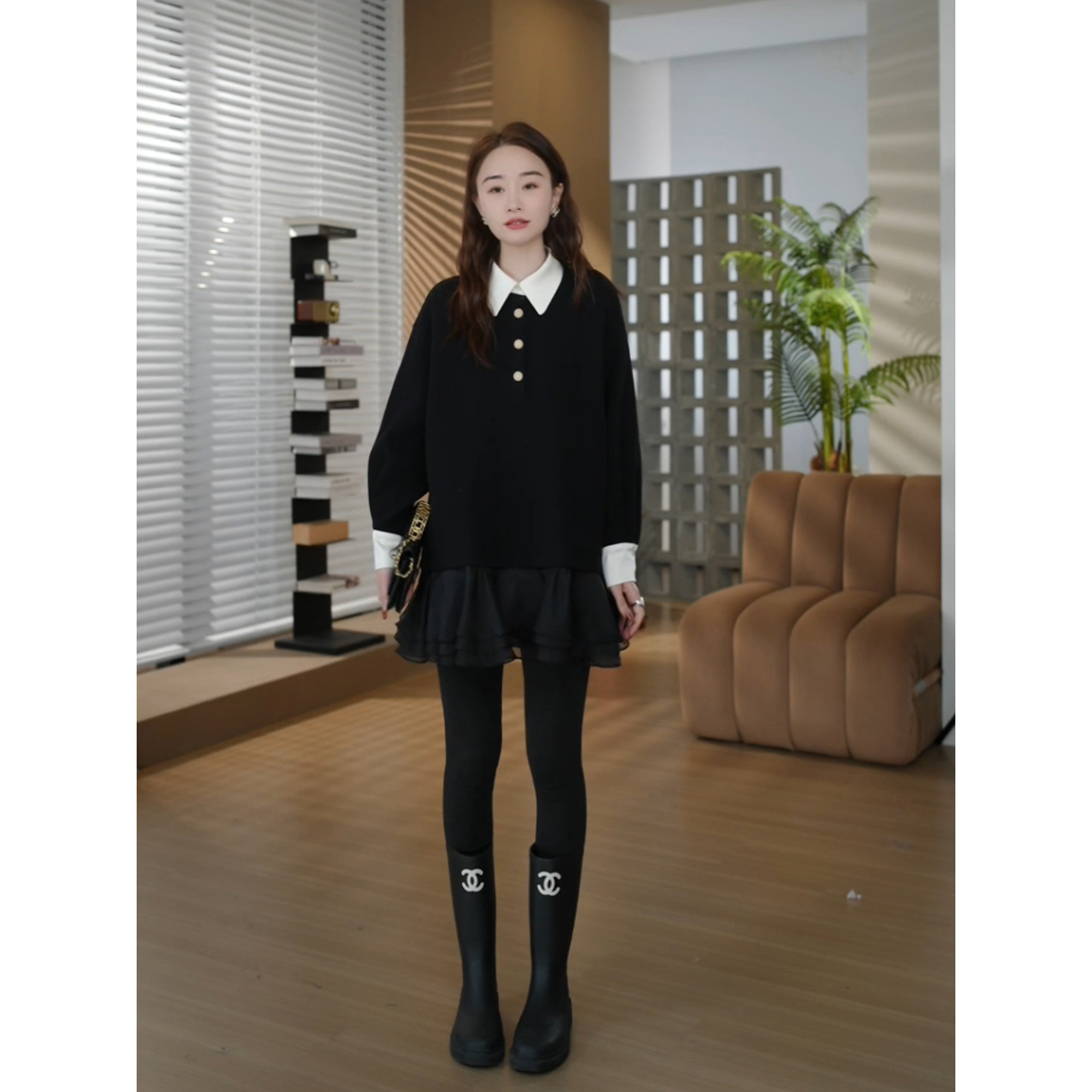 邱莹莹 HELA AOMI “减龄神器”时尚减龄拼接小裙摆假两件卫衣