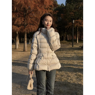 90白鸭绒掐腰连帽短款 邱莹莹 蒙家小裙摆 AOMI 羽绒服 HELA