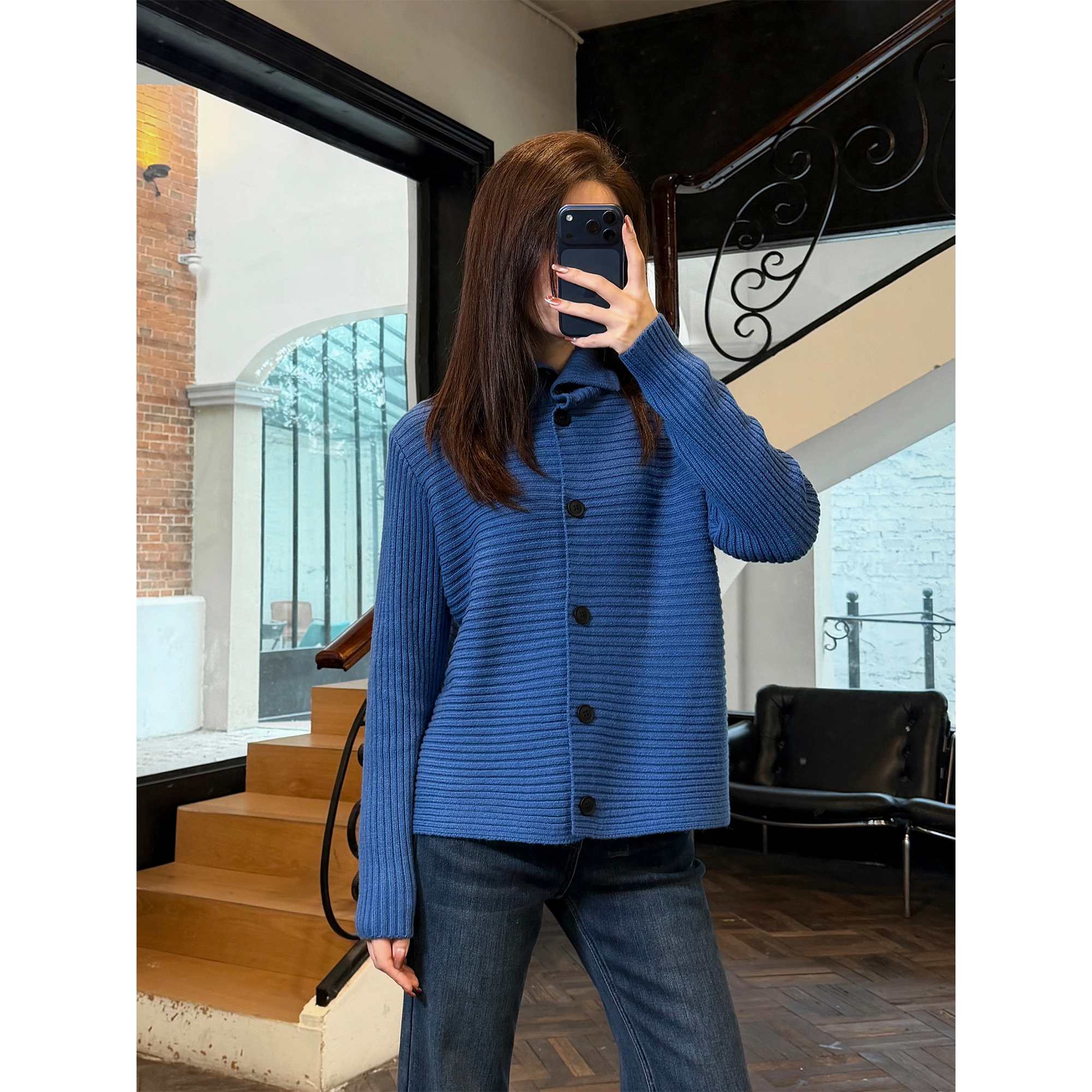 邱莹莹 HELA AOMI “坑条毛衫”绵羊毛慵懒风宽松针织开衫