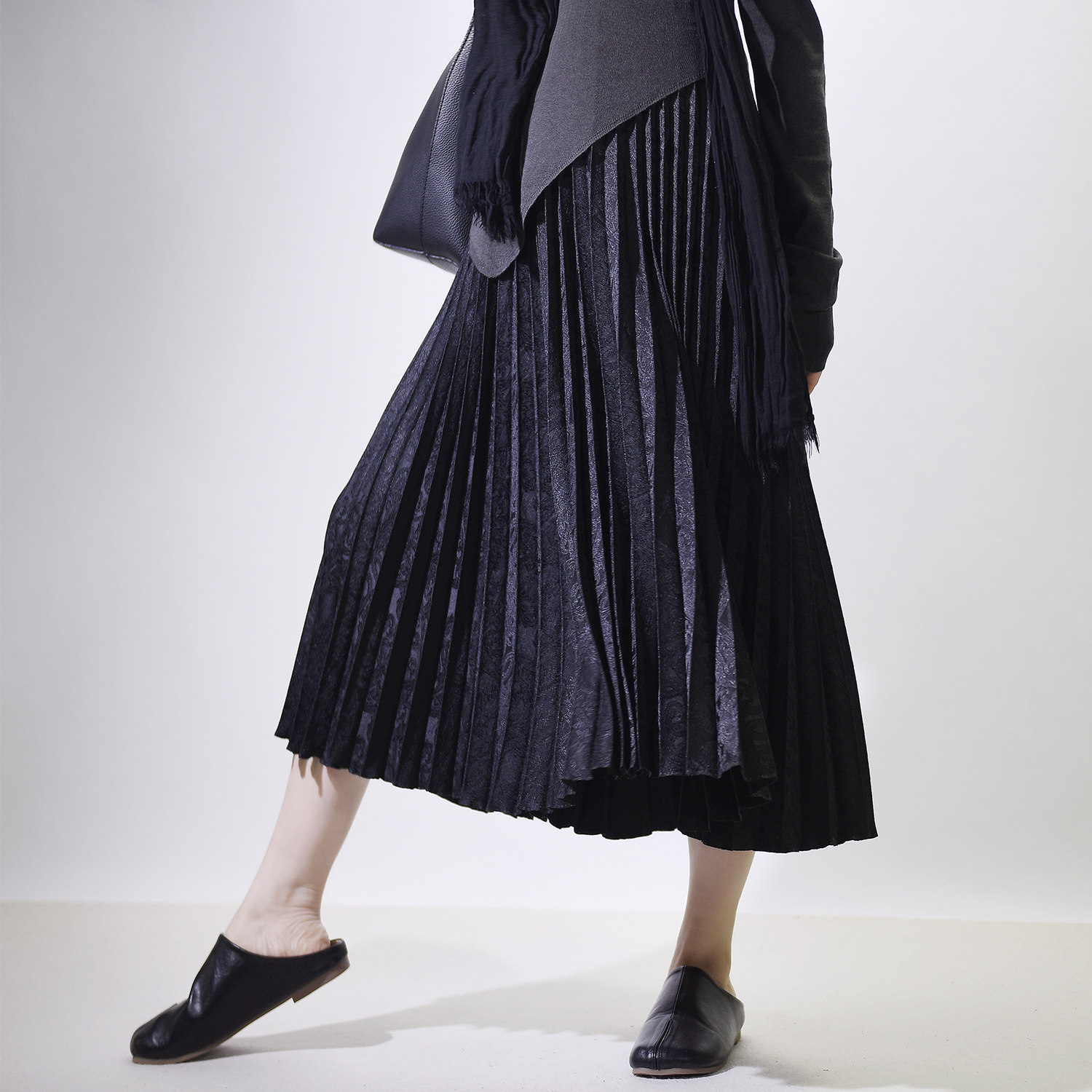 2405 提花中长款百褶裙2025秋冬新款半身裙女显瘦垂感风琴百褶裙