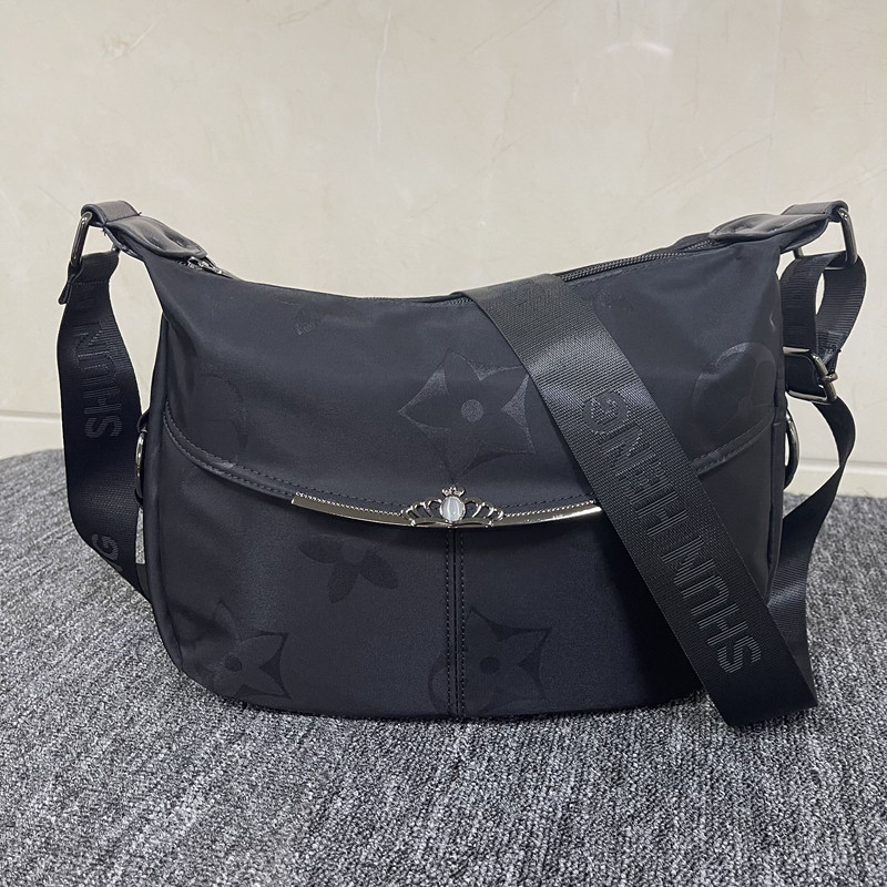 2025小众新款大容量单肩斜挎女包双拉链多夹层中年妈妈包休闲百搭