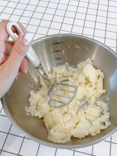 日本进口不锈钢多功能压泥器土豆泥捣碎器压薯器婴儿辅食压泥工具