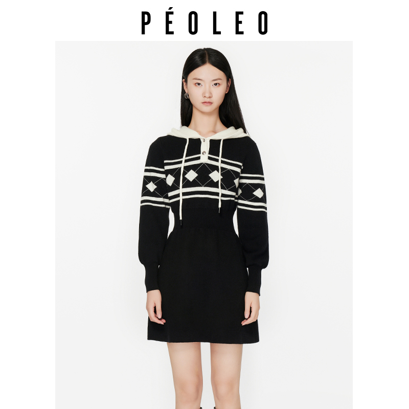 飘蕾撞色连帽针织连衣裙2024新款