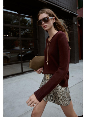 Z 25秋冬新款 女装 欧美风套头V领长袖针织衫酒红色 1509002 681