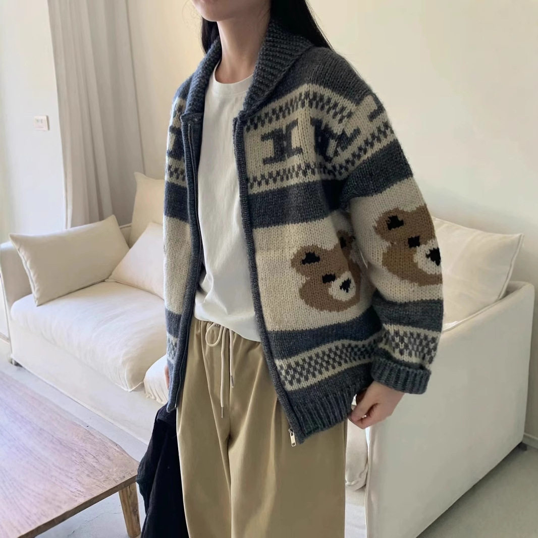 XIAONI2025早春韩国东大门asome新品小熊图案拼色羊毛开衫外套