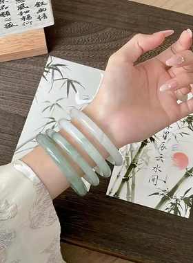 翠竹｜天然玉镯天山翠细圆条手镯年轻款美人条翡翠色冰种飘花