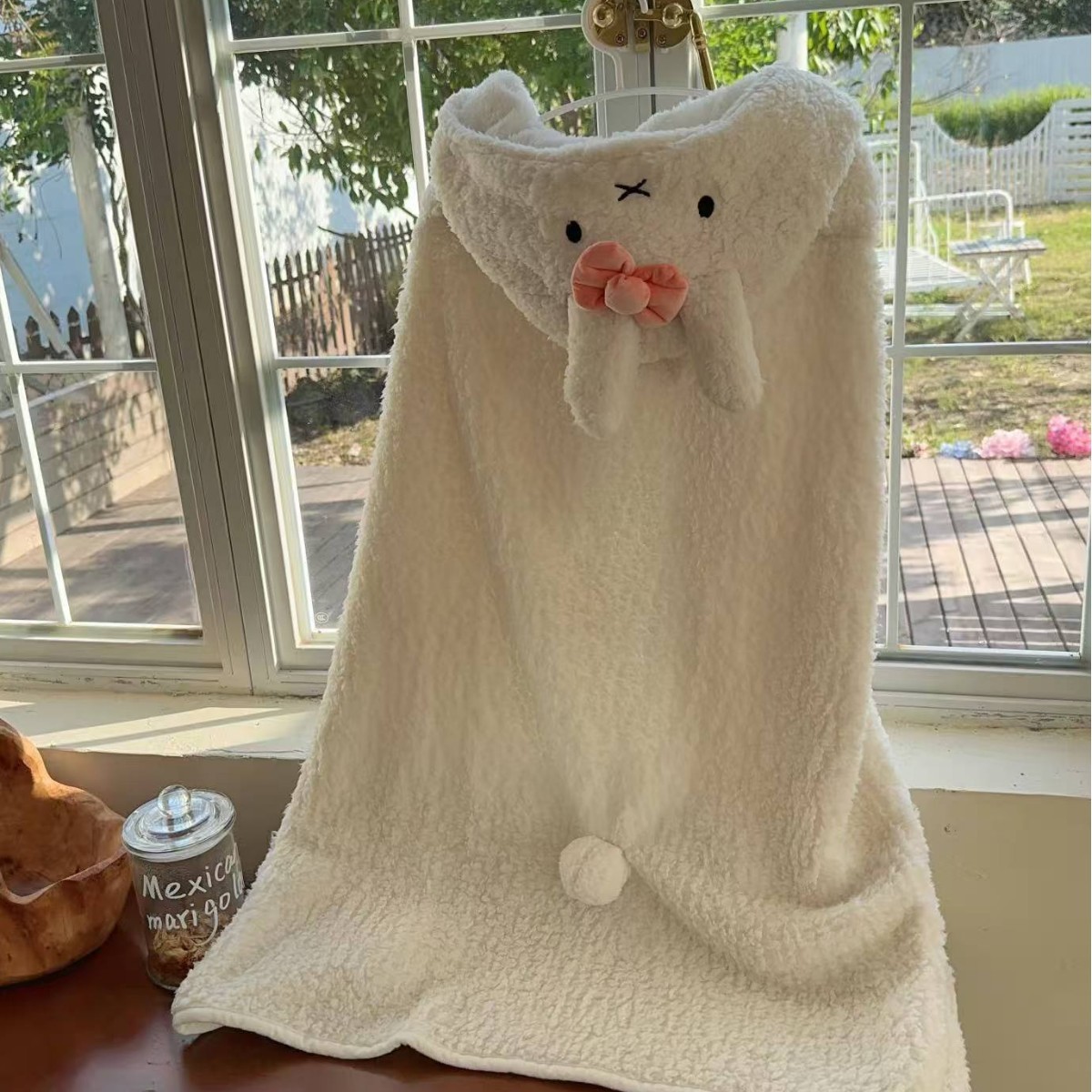 加厚羊羔绒空调毯连帽披肩斗篷