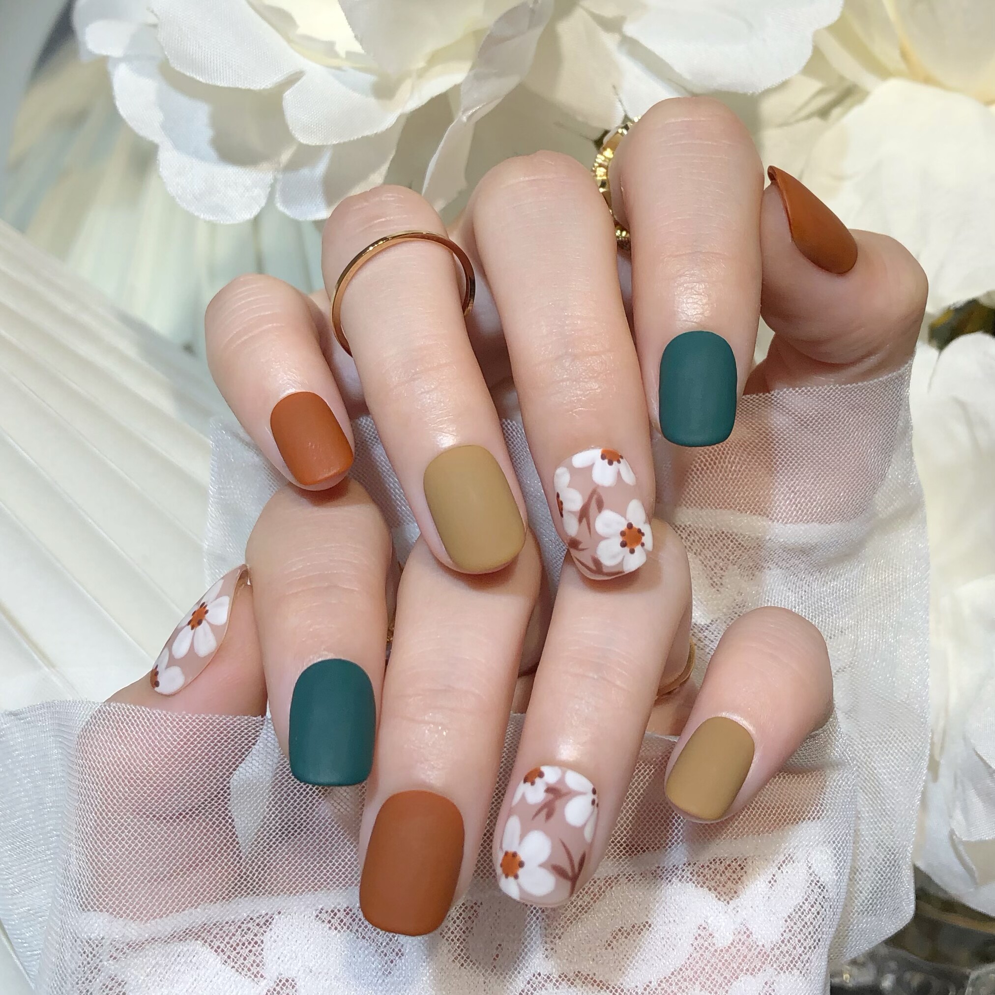 2024新款磨砂面手工方形穿戴甲气质显白款成品美甲贴片短款美甲