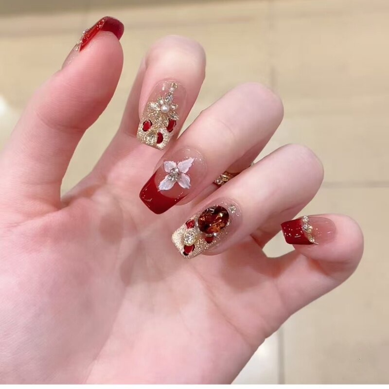 秋冬新款轻奢复古红雕花短款美甲贴片高贵显白成品指甲贴,彩妆/香水/美妆工具,穿戴甲/甲片,淘宝优惠券,粉丝福利购,淘宝优惠卷