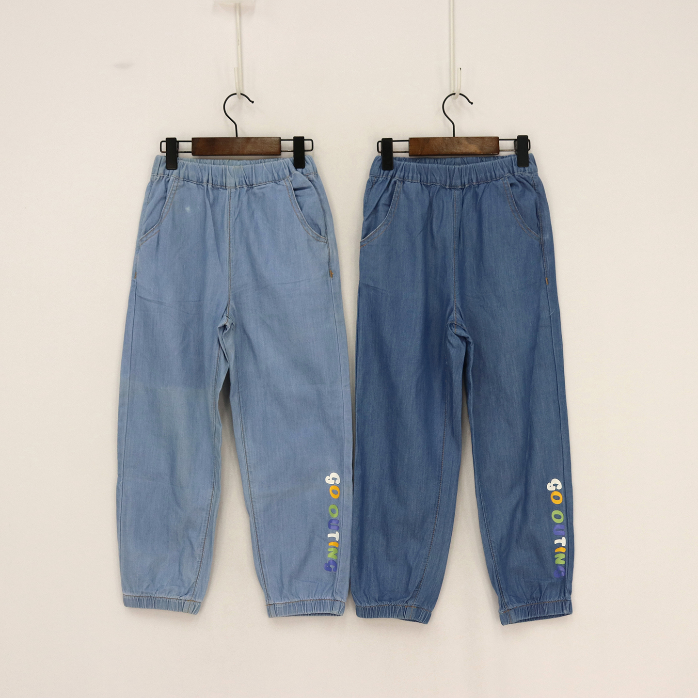 两色左裤脚彩色胶印字母束口裤