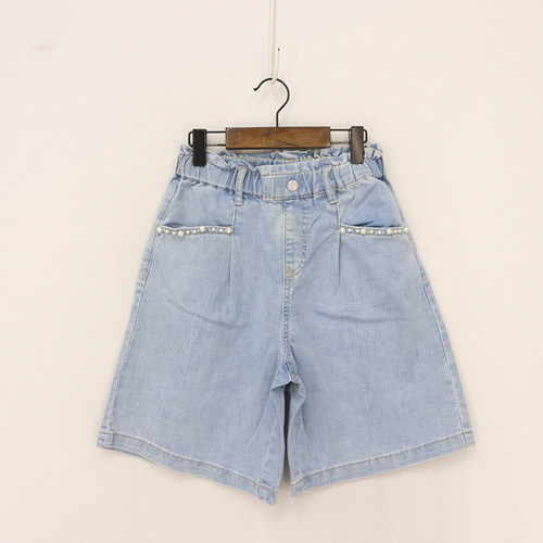 花苞腰平口袋珍珠牛仔短裤