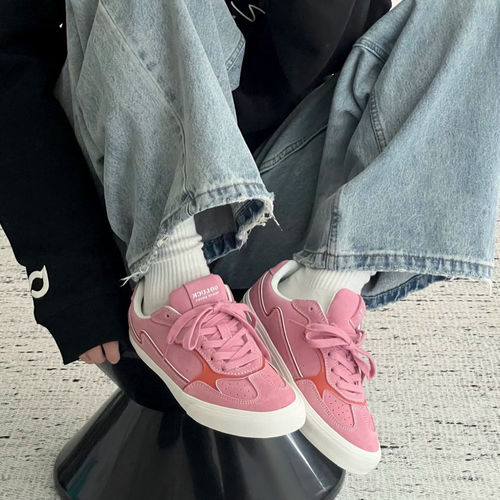 极路客耐磨专业滑板鞋