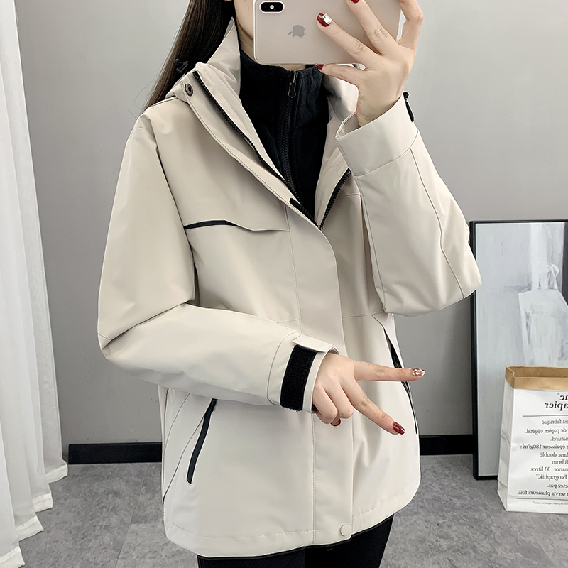 冲锋衣外套女款2025秋冬新款三合一可拆卸小个子防风防水风衣情侣