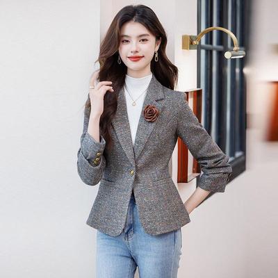 咖啡色小个子春秋通勤羊毛西装